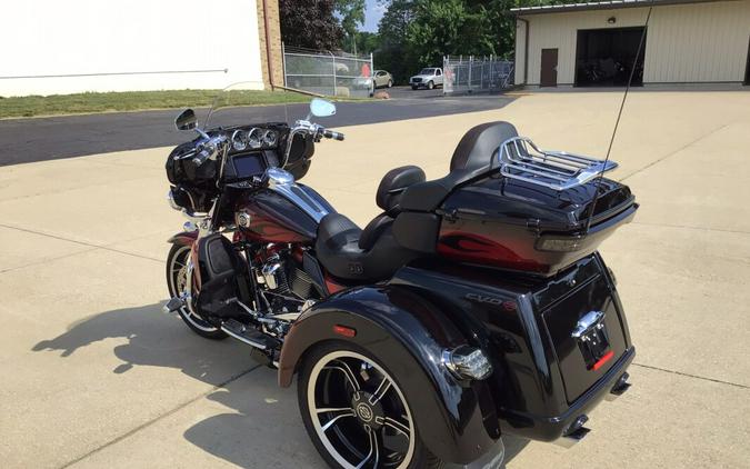 2022 FLHTCUTGSE CVO™ Tri Glide®