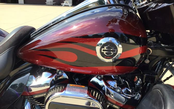 2022 FLHTCUTGSE CVO™ Tri Glide®