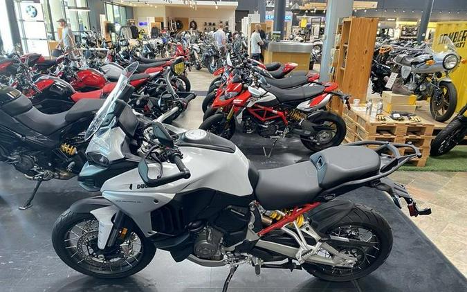 2023 Ducati Multistrada V4S Iceberg White - Spoked Wheels