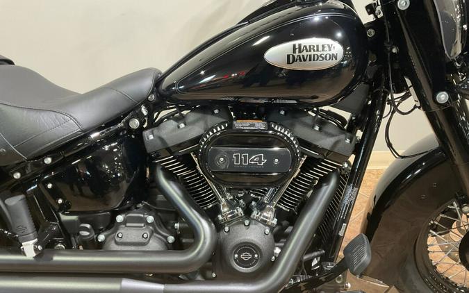 2024 Harley-Davidson®FLHCS Heritage Classic Vivid Black