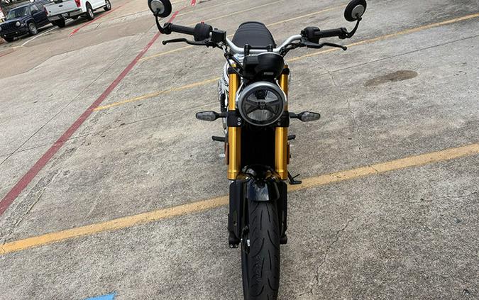 2026 Triumph Speed 400 Pearl Metallic WhitePhantom Black