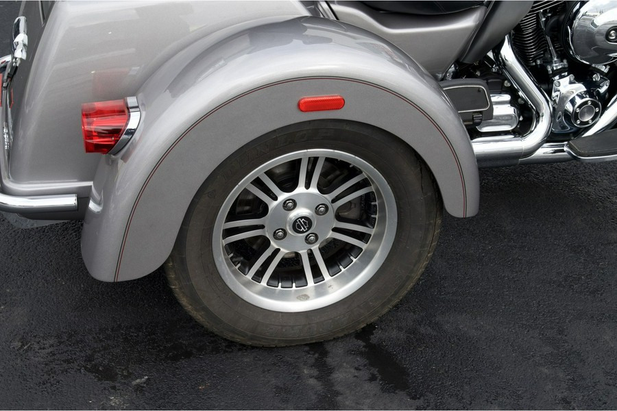 2016 Harley-Davidson® FLHTCUTG Tri Glide Ultra Classic