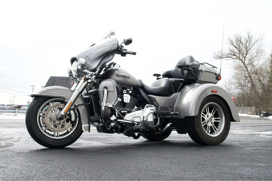 2016 Harley-Davidson® FLHTCUTG Tri Glide Ultra Classic