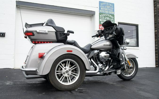 2016 Harley-Davidson® FLHTCUTG Tri Glide Ultra Classic