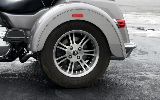 2016 Harley-Davidson® FLHTCUTG Tri Glide Ultra Classic