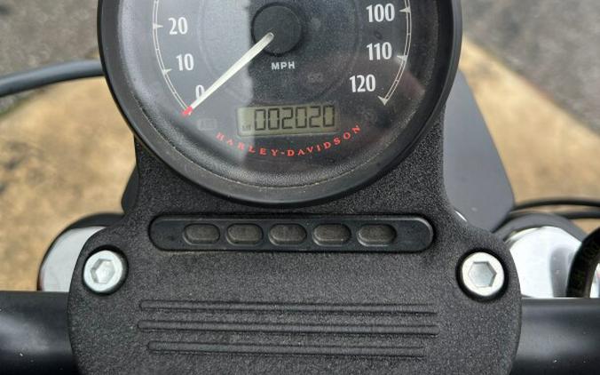 2022 Harley-Davidson® Iron 883™ Black Denim