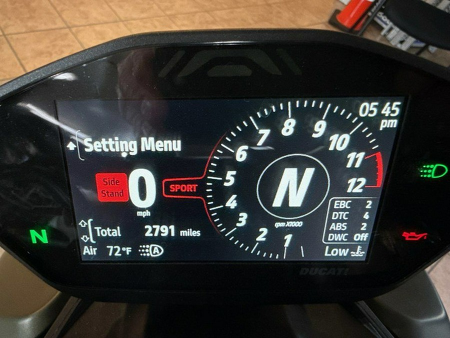 2024 Ducati Streetfighter V2 Storm Green V2 S