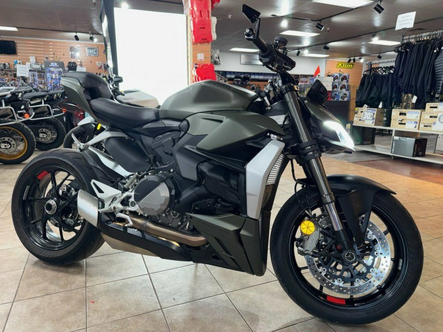 2024 Ducati Streetfighter V2 Storm Green V2 S