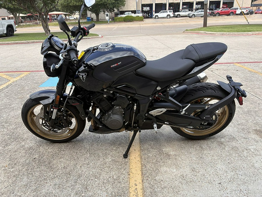 2026 Triumph Trident 800 Jet Black