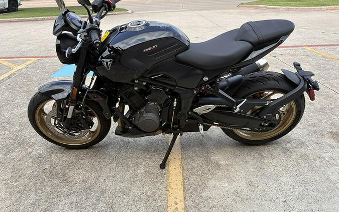 2026 Triumph Trident 800 Jet Black