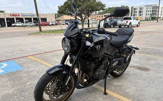 2026 Triumph Trident 800 Jet Black