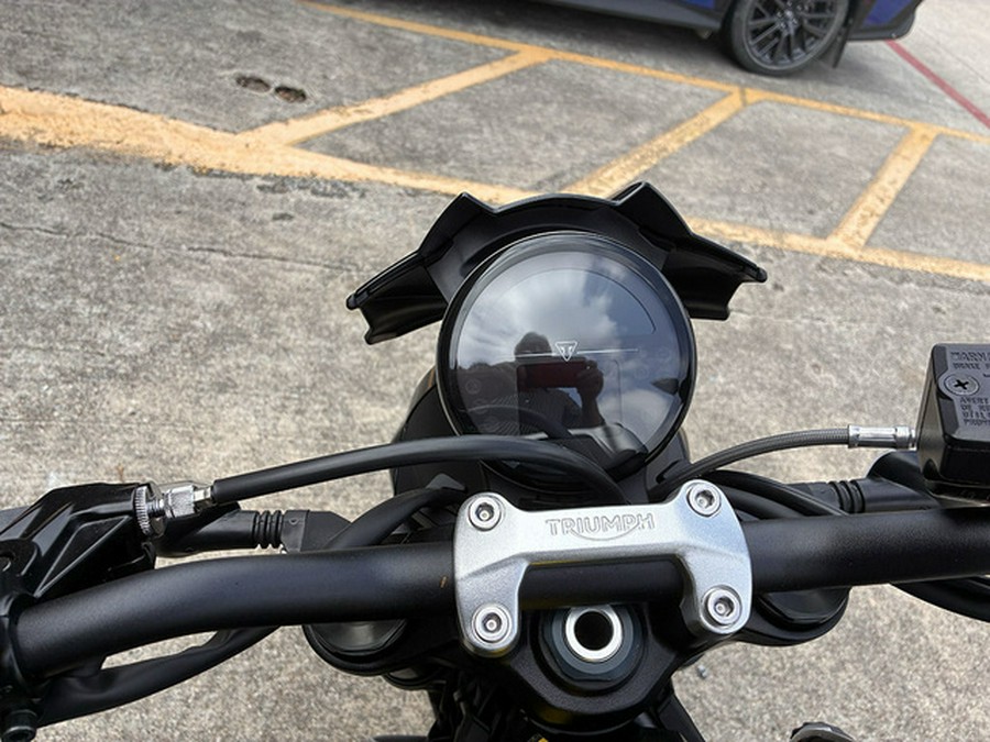 2026 Triumph Trident 800 Jet Black