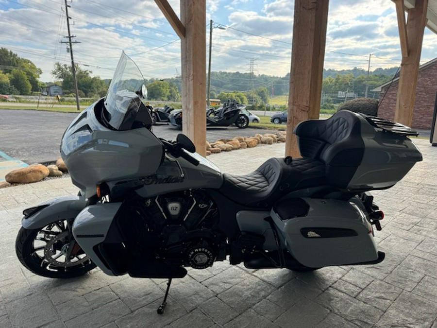2025 Indian Motorcycle® Roadmaster® PowerPlus 112 Dark Horse® with PowerBand Audio Package