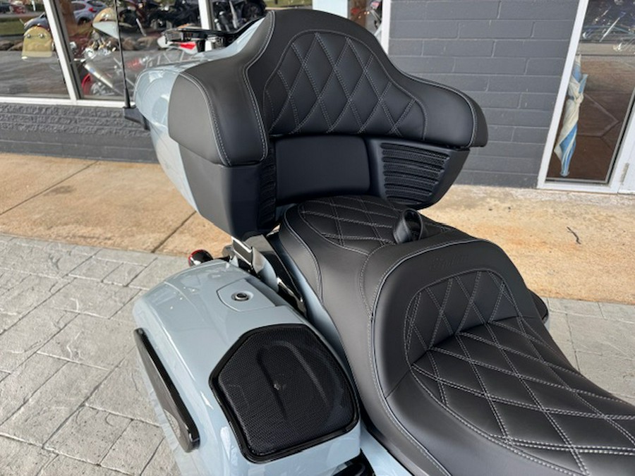 2025 Indian Motorcycle® Roadmaster® PowerPlus 112 Dark Horse® with PowerBand Audio Package