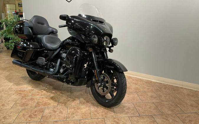 2024 Harley-Davidson®FLHTK Ultra Limited Vivid Black