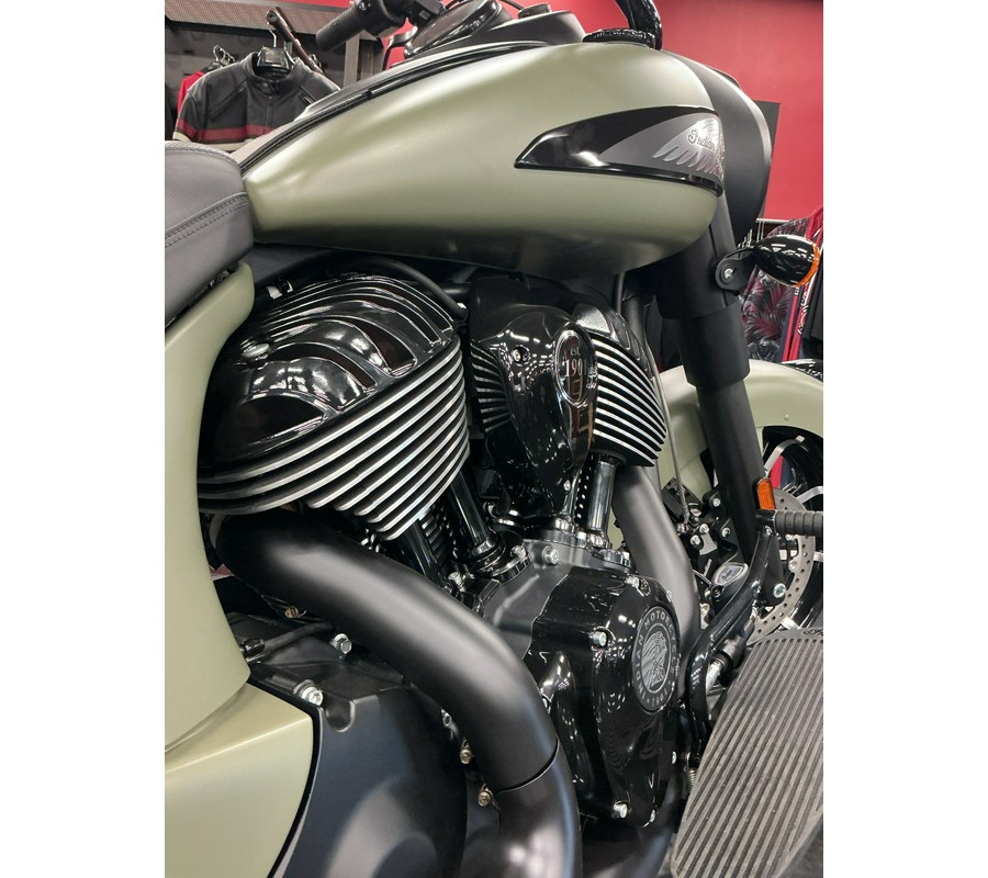 2025 Indian Motorcycle Springfield® Dark Horse®