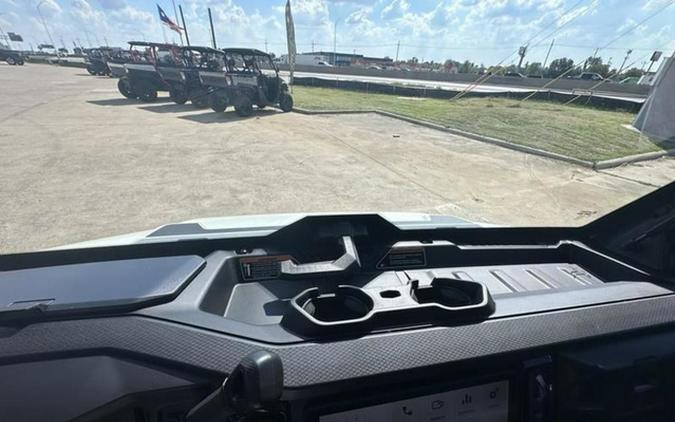 2026 Can-Am Defender MAX Limited HD11