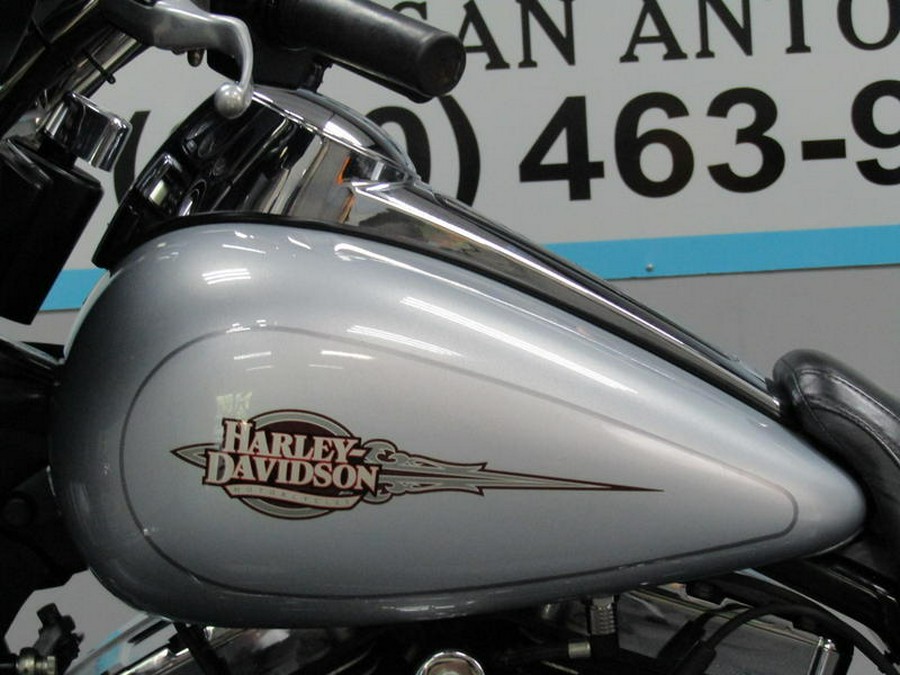2011 Harley-Davidson® FLHTC - Electra Glide® Classic