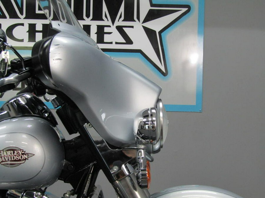 2011 Harley-Davidson® FLHTC - Electra Glide® Classic