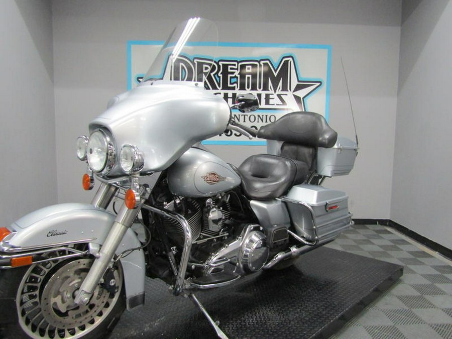 2011 Harley-Davidson® FLHTC - Electra Glide® Classic