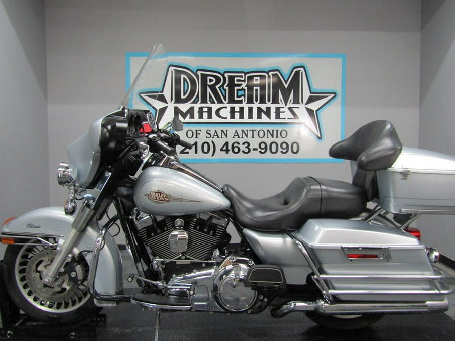 2011 Harley-Davidson® FLHTC - Electra Glide® Classic