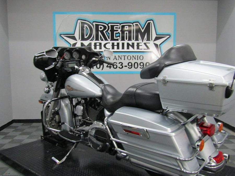 2011 Harley-Davidson® FLHTC - Electra Glide® Classic