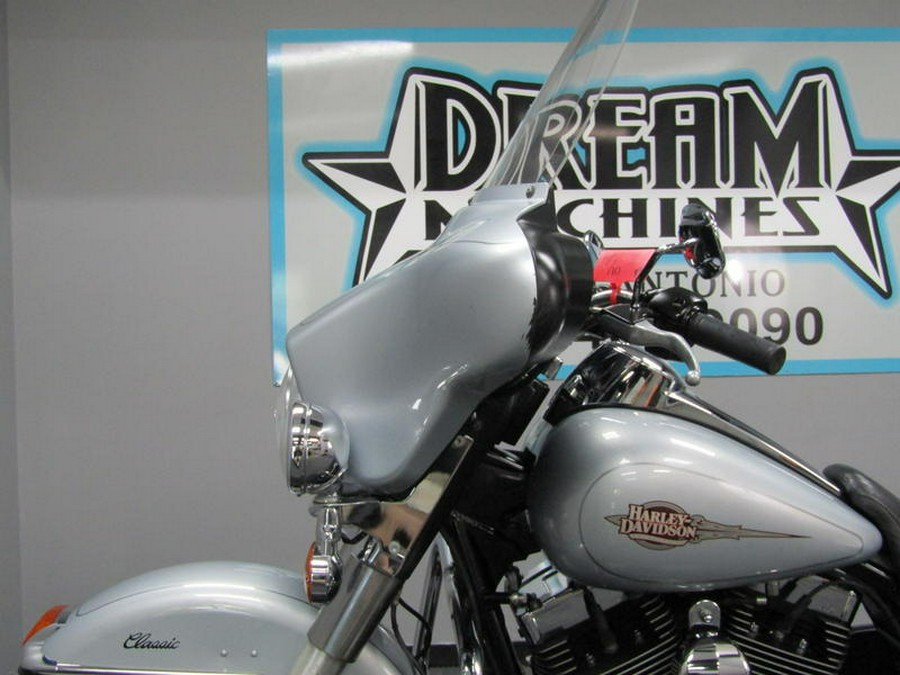 2011 Harley-Davidson® FLHTC - Electra Glide® Classic