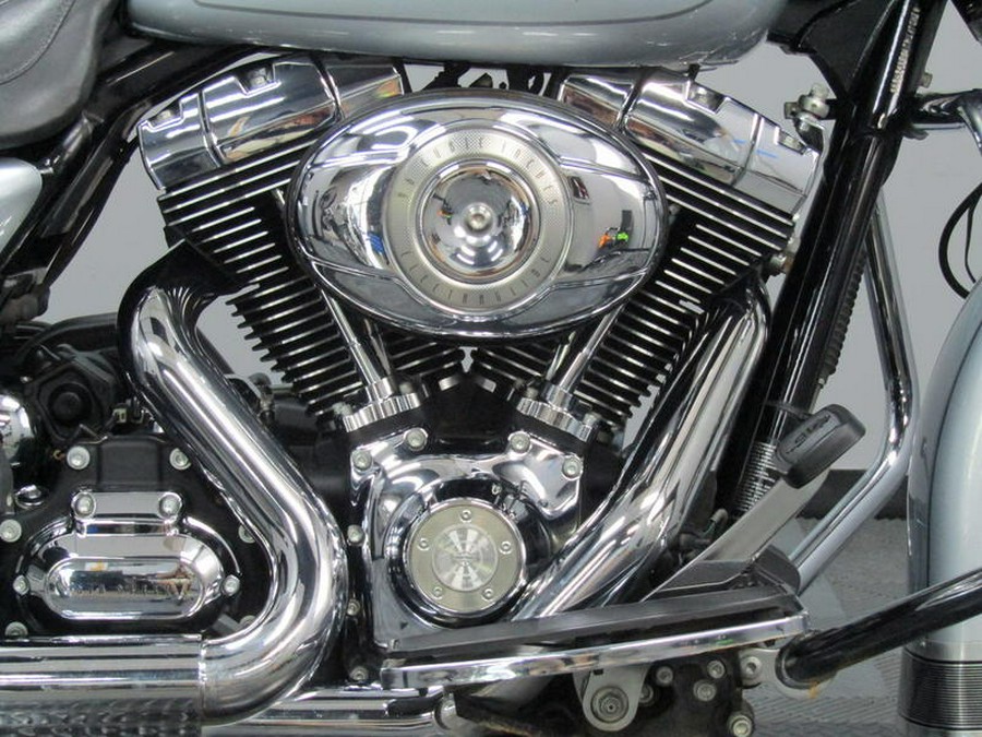 2011 Harley-Davidson® FLHTC - Electra Glide® Classic