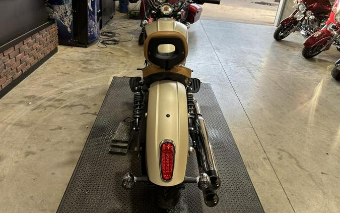 2019 Indian Motorcycle® Scout® Icon Series Dirt Track Smoke/Thunder Black