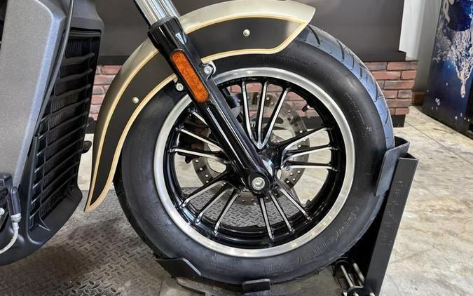 2019 Indian Motorcycle® Scout® Icon Series Dirt Track Smoke/Thunder Black