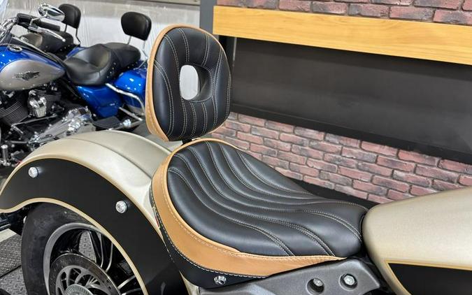 2019 Indian Motorcycle® Scout® Icon Series Dirt Track Smoke/Thunder Black