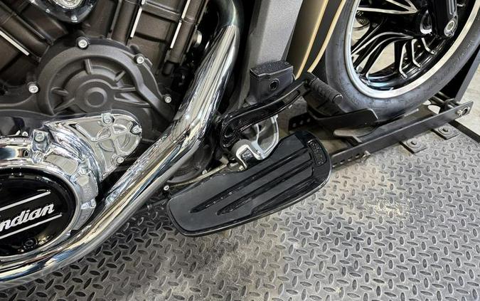 2019 Indian Motorcycle® Scout® Icon Series Dirt Track Smoke/Thunder Black