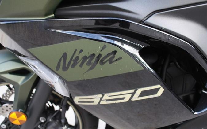2024 Kawasaki Ninja 650 Metallic Covert Green/Metallic Spark Bl