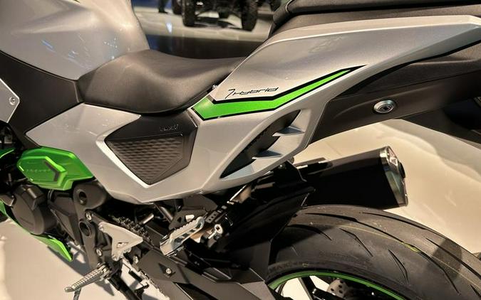 2024 Kawasaki Ninja® 7 Hybrid ABS