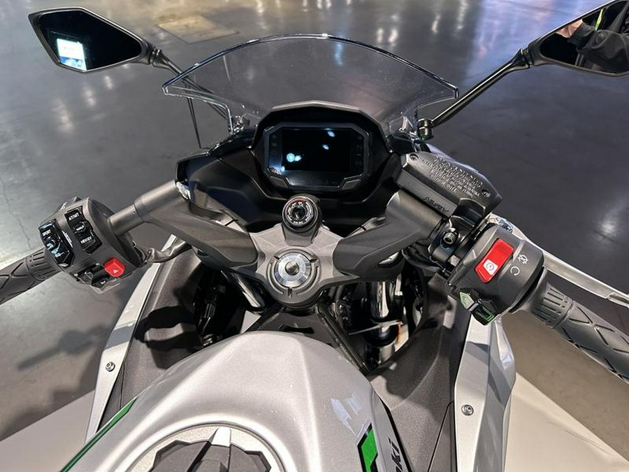 2024 Kawasaki Ninja® 7 Hybrid ABS