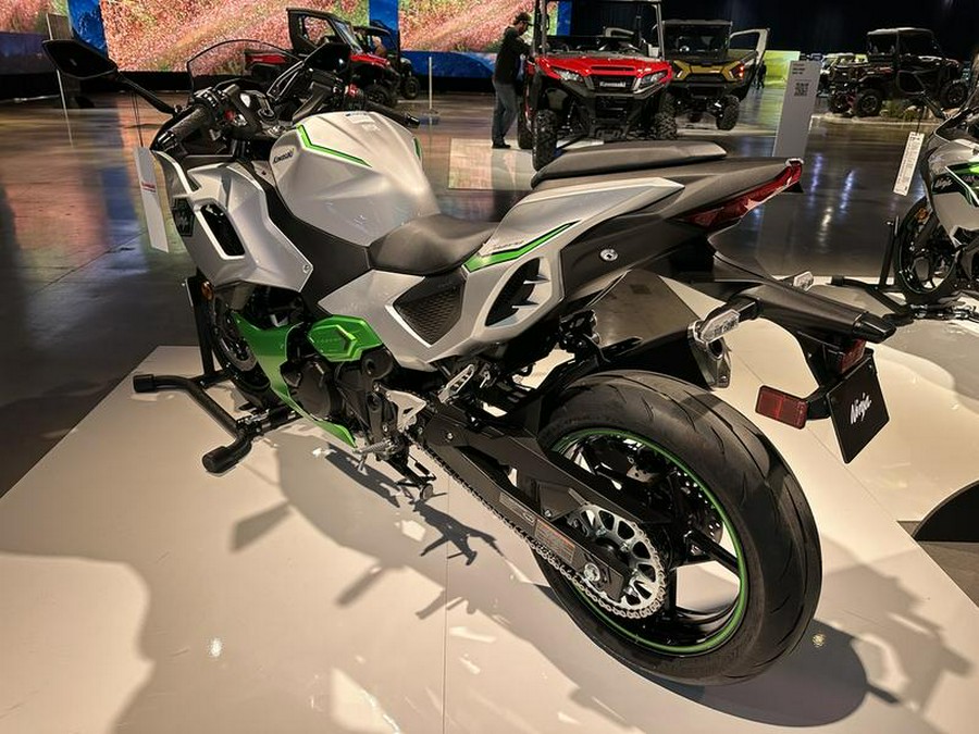 2024 Kawasaki Ninja® 7 Hybrid ABS