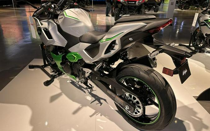 2024 Kawasaki Ninja® 7 Hybrid ABS