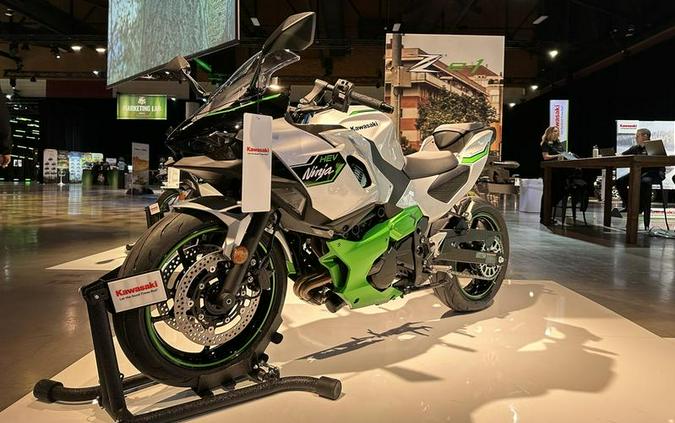 2024 Kawasaki Ninja® 7 Hybrid ABS