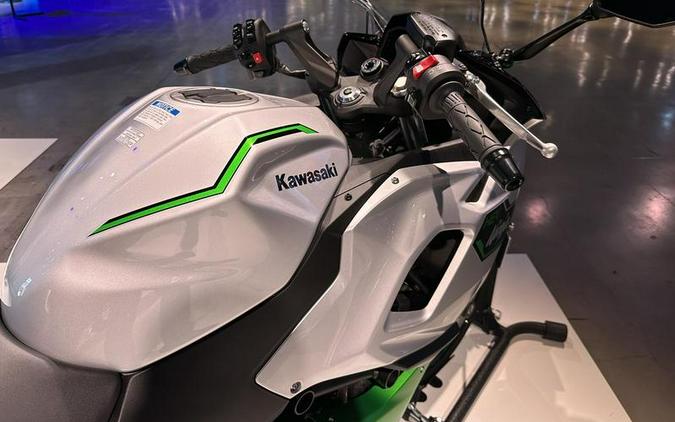 2024 Kawasaki Ninja® 7 Hybrid ABS