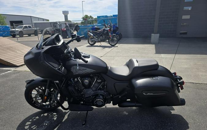 2023 Indian Challenger Dark Horse