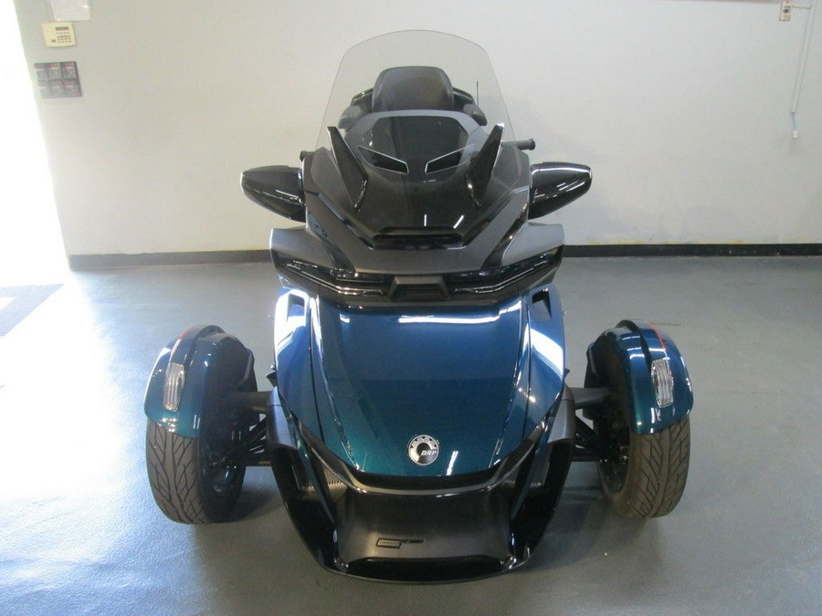 2023 Can-Am® Spyder RT Limited Dark Wheels