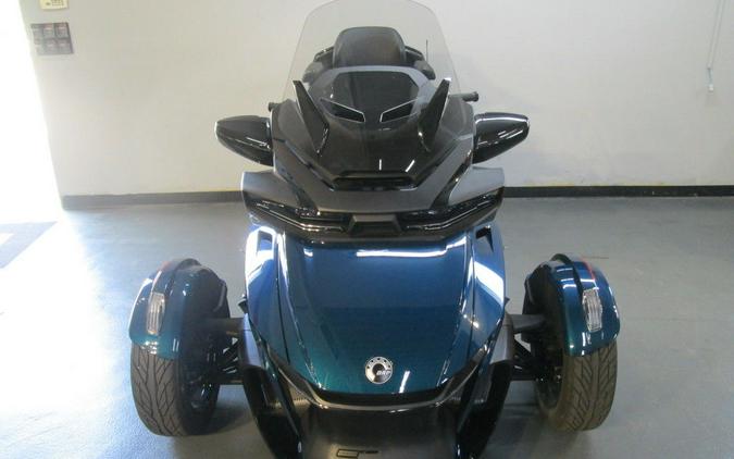2023 Can-Am® Spyder RT Limited Dark Wheels