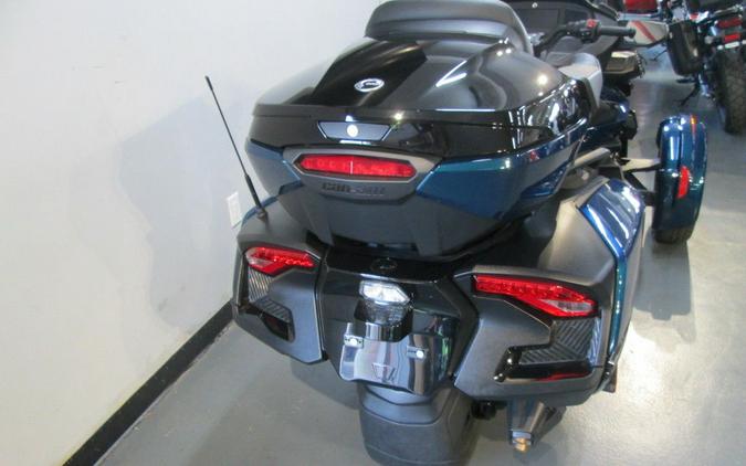 2023 Can-Am® Spyder RT Limited Dark Wheels