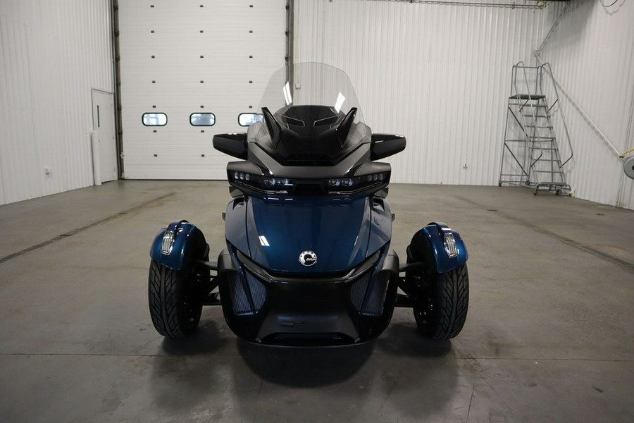 2024 Can-Am® Spyder RT Limited Dark Wheels