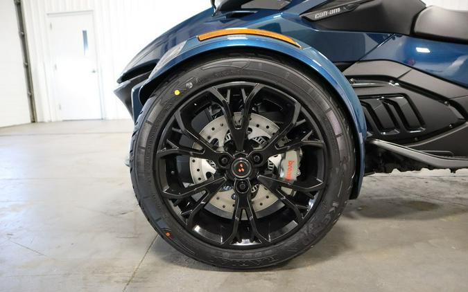 2024 Can-Am® Spyder RT Limited Dark Wheels