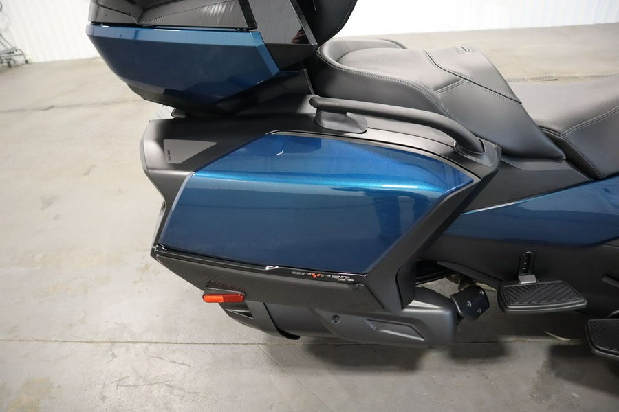 2024 Can-Am® Spyder RT Limited Dark Wheels