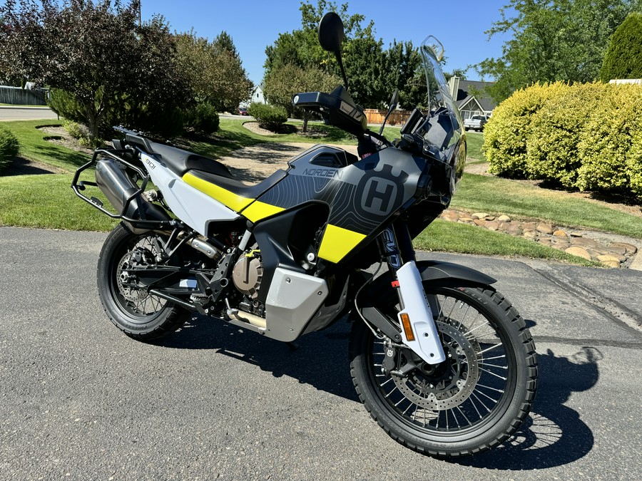 2023 Husqvarna Motorcycles Norden 901