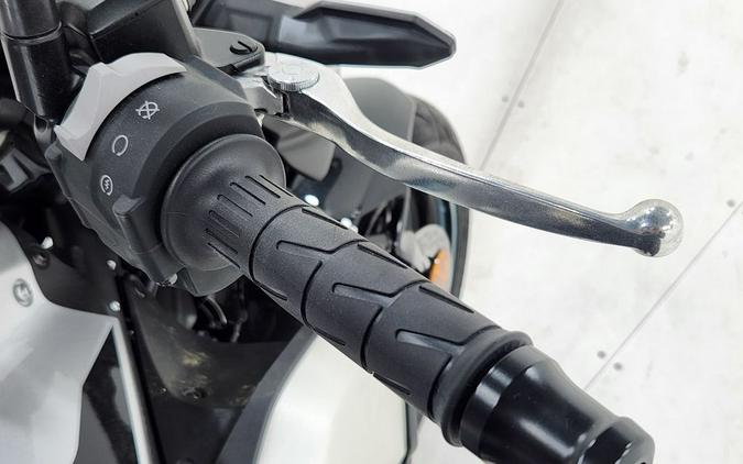 2025 Kawasaki Z900 ABS Galaxy Silver/Metallic Spark Black