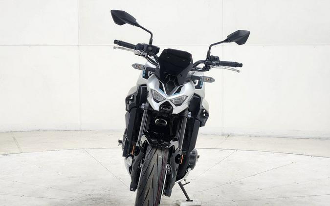 2025 Kawasaki Z900 ABS Galaxy Silver/Metallic Spark Black