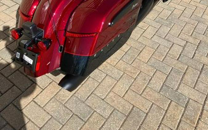 2026 Indian Motorcycle® Indian Challenger 125th Anniversary Edition 125th Anniversary Red with Blac